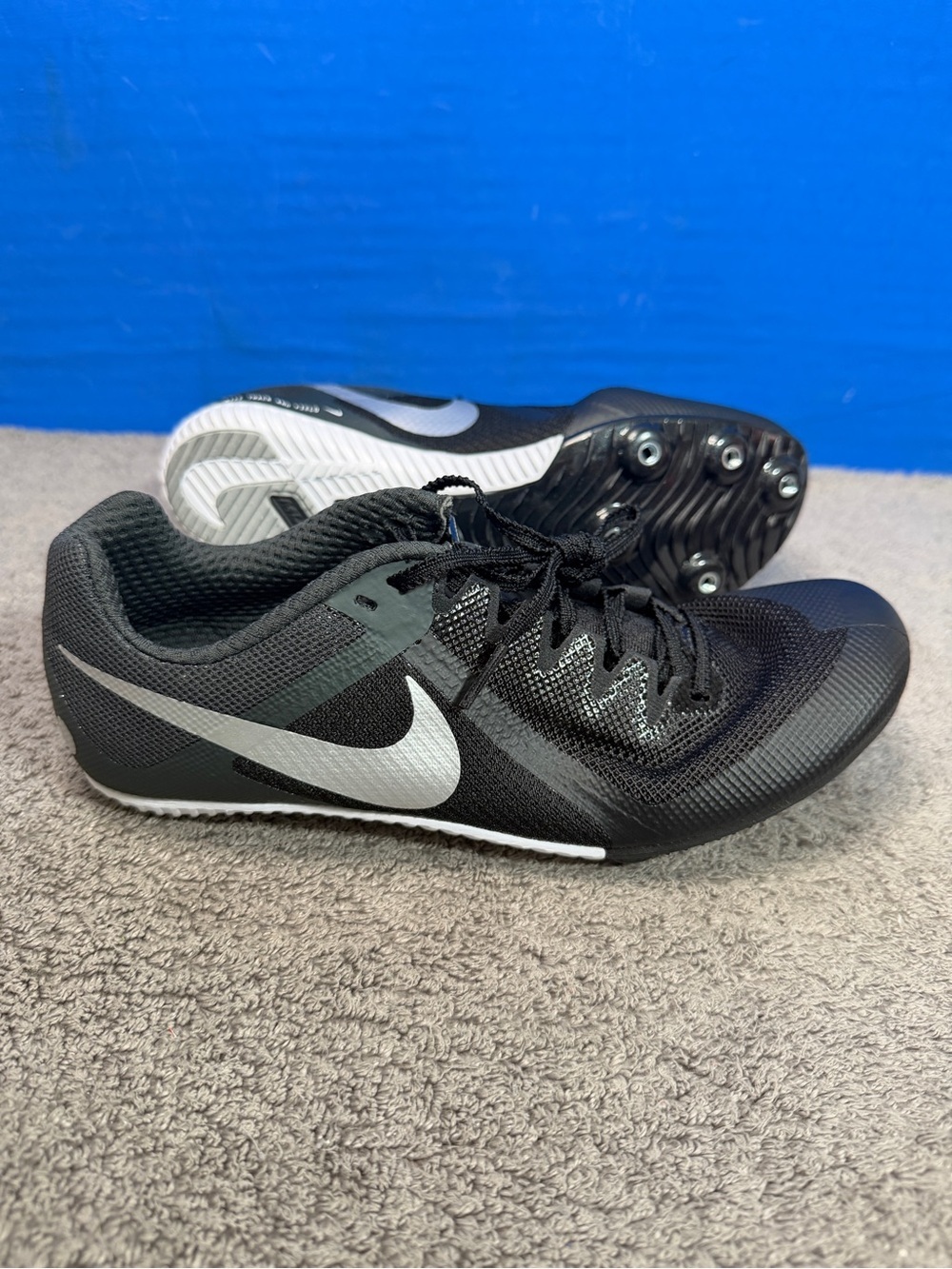 Nike running / no spikes
Brand new